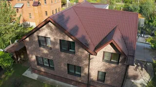 Дом из обычного силикатного кирпича не узнать